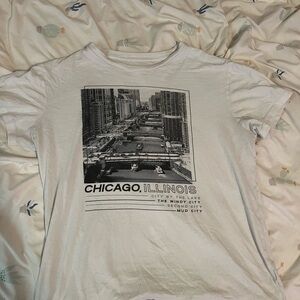 Aeropostale Shirt. Chicago theme. Size medium.